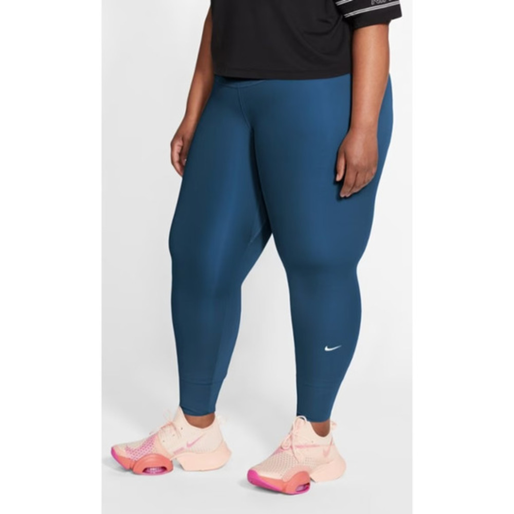 Nike One Luxe crop Tights - Women's Plus Sizes 2X
